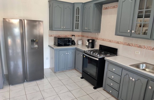 Treasure Beach Villa | Affordable Newly Renovated 5 Bedroom Villa with Pool. 3 Minute Walk to Beach.