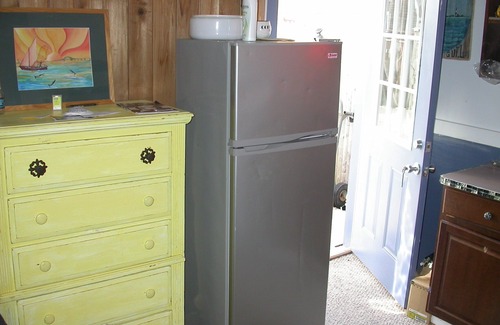 Ocean Beach Apartment | Affordable Ocean Beach, Fire Island Studio Sleeps 2 max, WiFi, 31" Smart ROKU TV