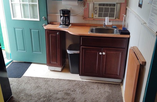 Ocean Beach Apartment | Affordable Ocean Beach, Fire Island Studio Sleeps 2 max, WiFi, 31" Smart ROKU TV