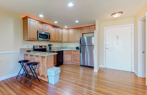 Palm Desert Condo | Affordable Palm Desert Condo. Near Tennis Gardens, Public Golf, Dog Park.