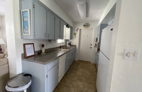 Aqua Vista Circles House | Affordable Pool & Beach Cottage, Second Home from Beach, 400 feet to the beach