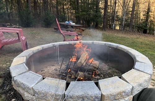 Blue Ridge Cabin | Affordable. Private Mountain Get-A-Way - Good Wi Fi