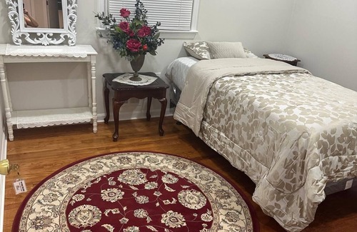 Fort Washington House | Affordable Room2, Near National Harbor