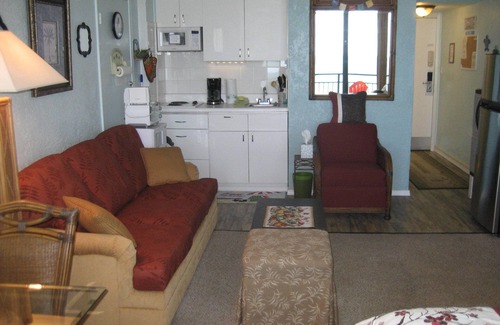 Daytona Beach Shores Apartment | Affordable Room with a MILLION $ VIEW Booking Summer and Fall now.