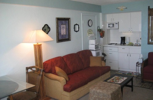 Daytona Beach Shores Apartment | Affordable Room with a MILLION $ VIEW Booking Summer and Fall now.