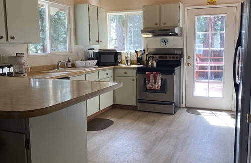 Montgomery Estates House | Affordable, Spacious Home with Hot Tub, Family & Pet Friendly, Central Location