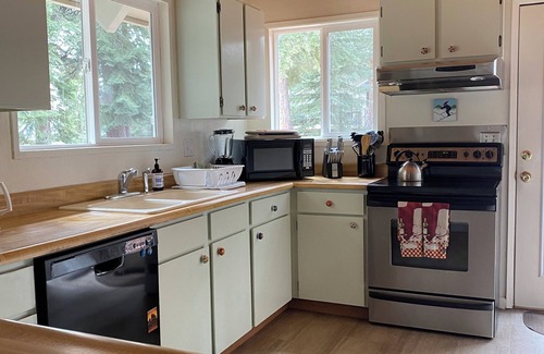 Montgomery Estates House | Affordable, Spacious Home with Hot Tub, Family & Pet Friendly, Central Location