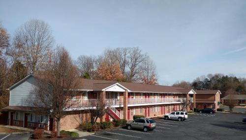 Fry's Spring Hotel | Affordable Suites Charlottesville