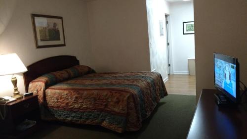 Fry's Spring Hotel | Affordable Suites Charlottesville