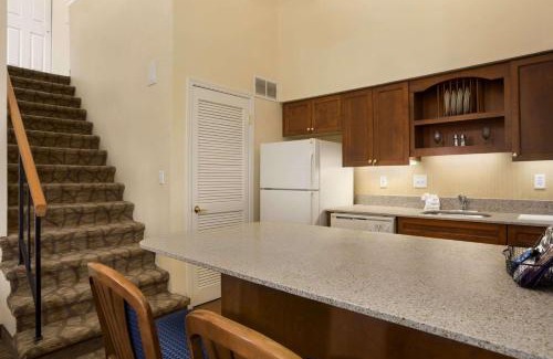 East Paris Hotel | Affordable Suites of America Grand Rapids