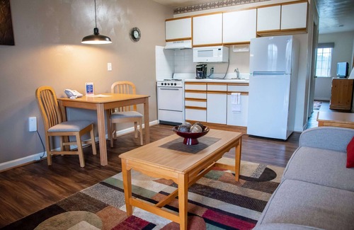 Lynchburg Hotel | Affordable Suites of America Lynchburg