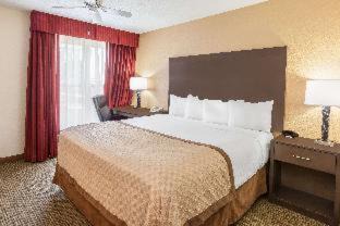 Warren Hotel | Affordable Suites of America Detroit-Warren