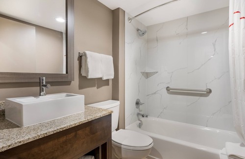 Sulphur Hotel | Affordable Sulphur Retreat: 2 Serene Units! Minutes to Calcasieu Refining!