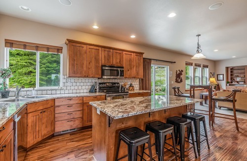 Cle Elum House | Affordable-Two Homes-Private-Stunning Views+PetsOk-Summer Special 4+Nts