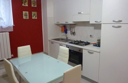 Penna San Giovanni House | Affordable villa with stunning views