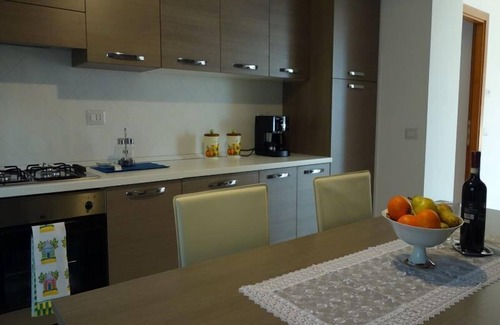 Penna San Giovanni House | Affordable villa with stunning views
