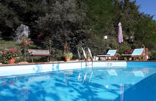 Sarnano House | Affordable villa with private semi-sunken pool and garden near Sarnano