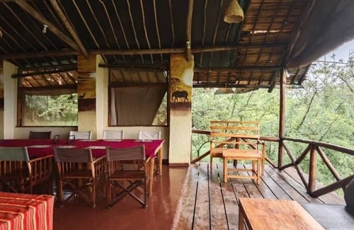 Mto wa Mbu Cabin | African Sunrise Lodge and Campsite