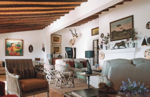 Moura House | Africa Room