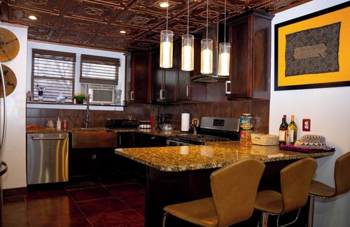 North Side House | African Oasis Luxury Inn at the Gallery in Fleetwood