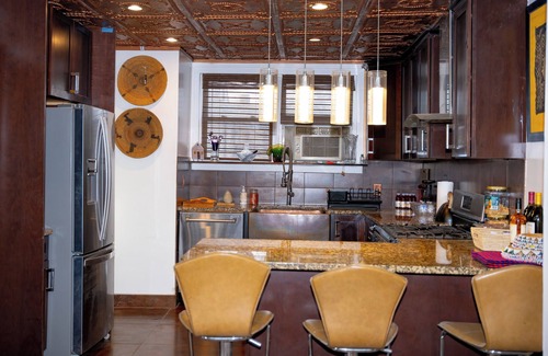 North Side House | African Oasis Luxury Inn at the Gallery in Fleetwood