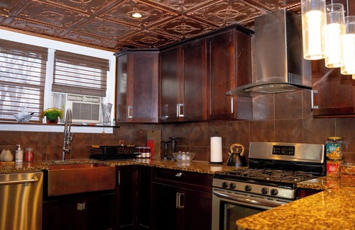 North Side House | African Oasis Luxury Inn at the Gallery in Fleetwood