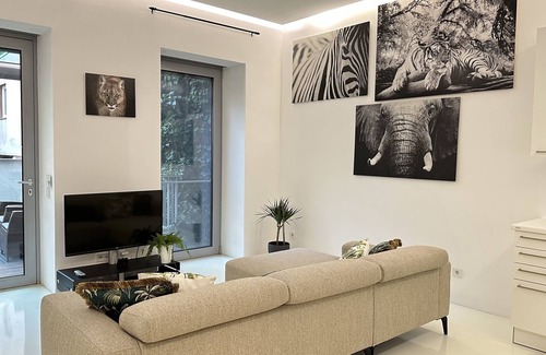 Altlerchenfeld Apartment | African Paradise Apartment With Jacuzzi & Sauna