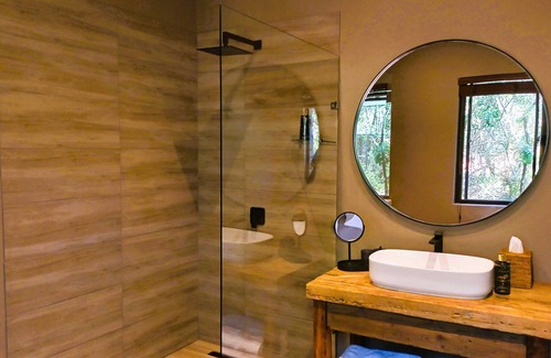 Grahamstown Cabin | African Safari Lodge