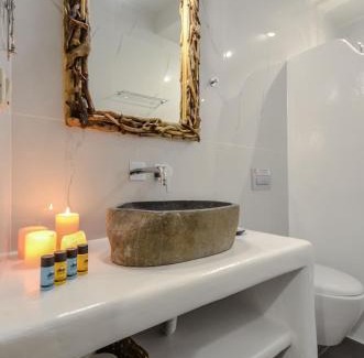Schinoussa Town Apartment | Africanis Suites