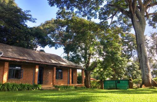 Southern Region Cabin | AfricaWildTruck Eco Camp & Lodge