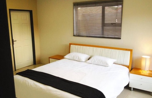 Kempton Park Bed & Breakfast | Afrikawisa at OR Tambo International