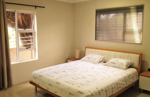 Kempton Park Bed & Breakfast | Afrikawisa at OR Tambo International