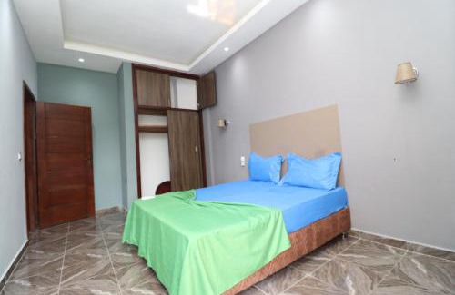 Kribi Apartment | AfriqPnB RF2 Studio Emombo avec Piscine