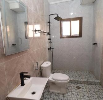 Kribi Apartment | AfriqPnB RF2 Studio Emombo avec Piscine