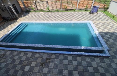 Kribi Apartment | AfriqPnB RF2 Studio Mvog Atangana avec Piscine