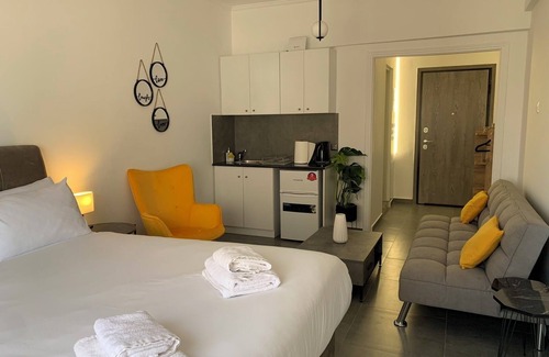 Psirri Apartment | Afrodite apartment by VPNnn
