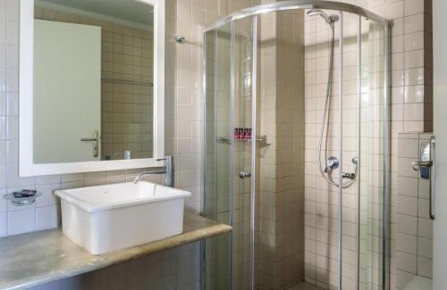 Kamari Hotel | Afroditi Venus Beach Resort