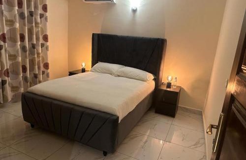 Freetown Apartment | After 5 Apartment 2 3 spacious en-suite bedrooms
