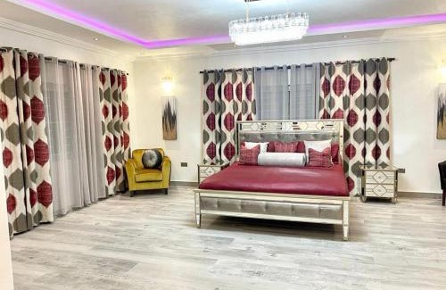 Freetown Apartment | After 5 Apartment 3 2 spacious en-suite bedrooms