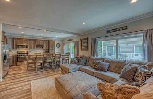 Lincoln House | "After Loon Delight" Clubhouse Indoor & Outdoor Pools,Hot Tub, Pickelball/Tennis