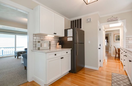 Beverly House | Afternoon Delight: Toast the beauty of the river from the waterfront deck