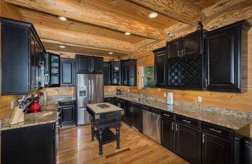 Bryson City Cabin | Afternoon Delight- W/Starlink!