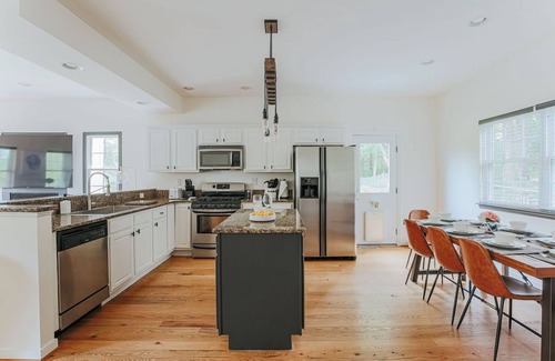 Afton House | Afton Bliss: Sleeps 10 on 151 with Game Room