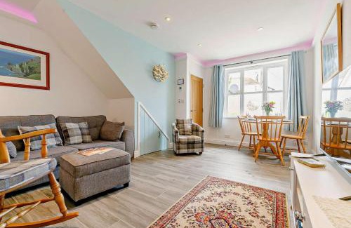 Mousehole House | Agan Chi
