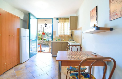 Agni Apartment | Agapi Studio: Charming studio, terrace , views, a few steps from Kalami beach