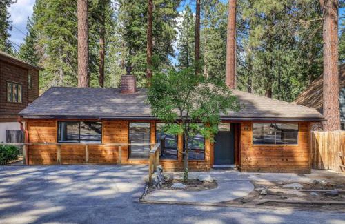Tahoe Vista House | Agate Bay 3BDR, Walking Distance to the Beach!