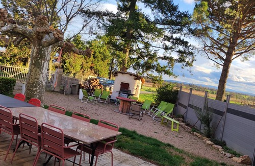 Belleville-en-Beaujolais House | Agathe, cottage with sheets labeled tourism and handicap