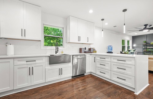 Church Street House | Age 25+ 2 Bedroom House Minutes to Mercedes Benz Stadium, Hartsfield-Jackson
