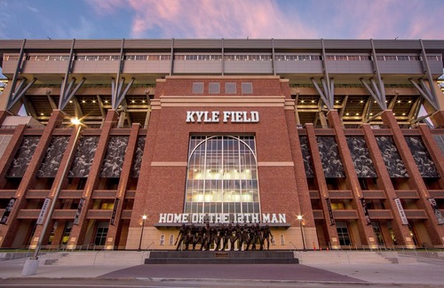 Caldwell House | Aggieland Country on 10 acres, 8 minutes to lake Somerville and 20 to Kyle Field