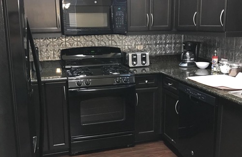 Wellborn House | Aggieland Getaway! Perfect for weekend or short term rentals